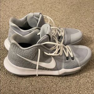 Nike Kyrie 3 - Customized Color